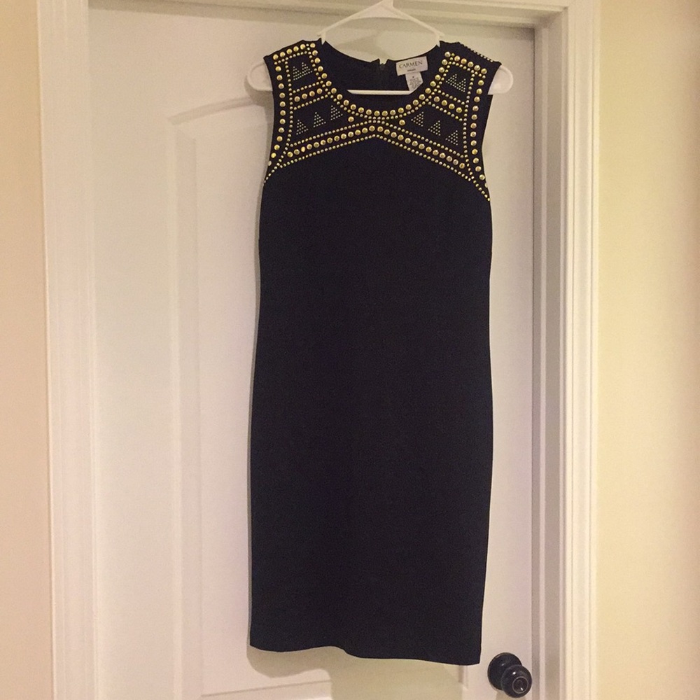 Gorgeous detailed little black dress!